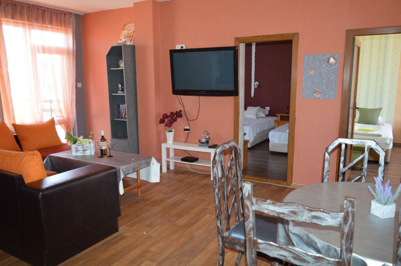 Morska Zvezda Guest House Pomorie Bagian luar foto